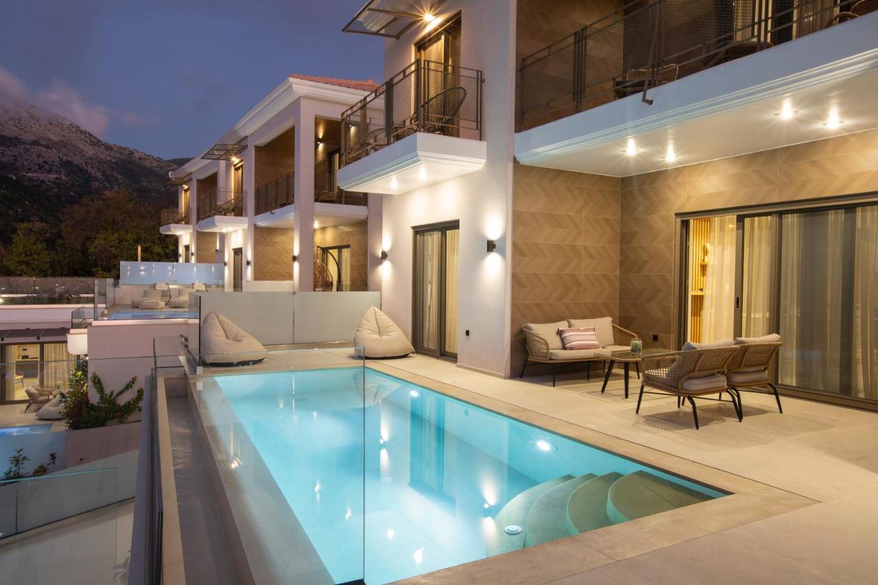 Vilă Inorato - Luxury With Private Swimming Pool Kalamítsi